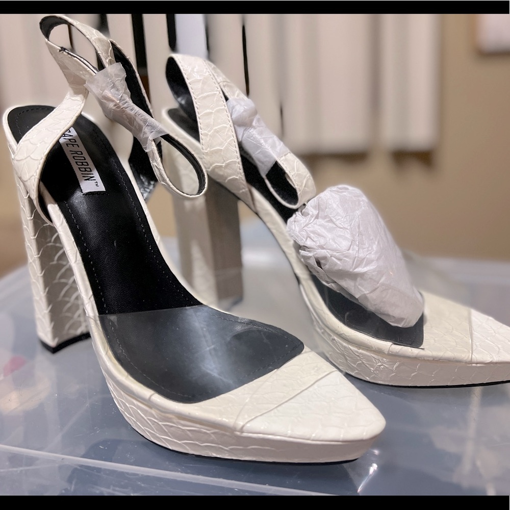 Cape Robbin High Heels / Clear toes. Platform. Pointed toes.